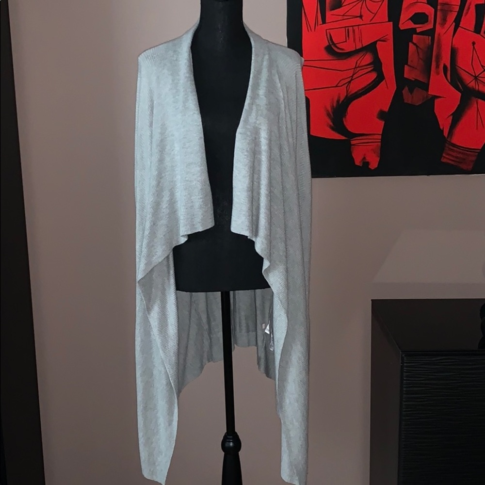 🆕 Banana Republic cardigan